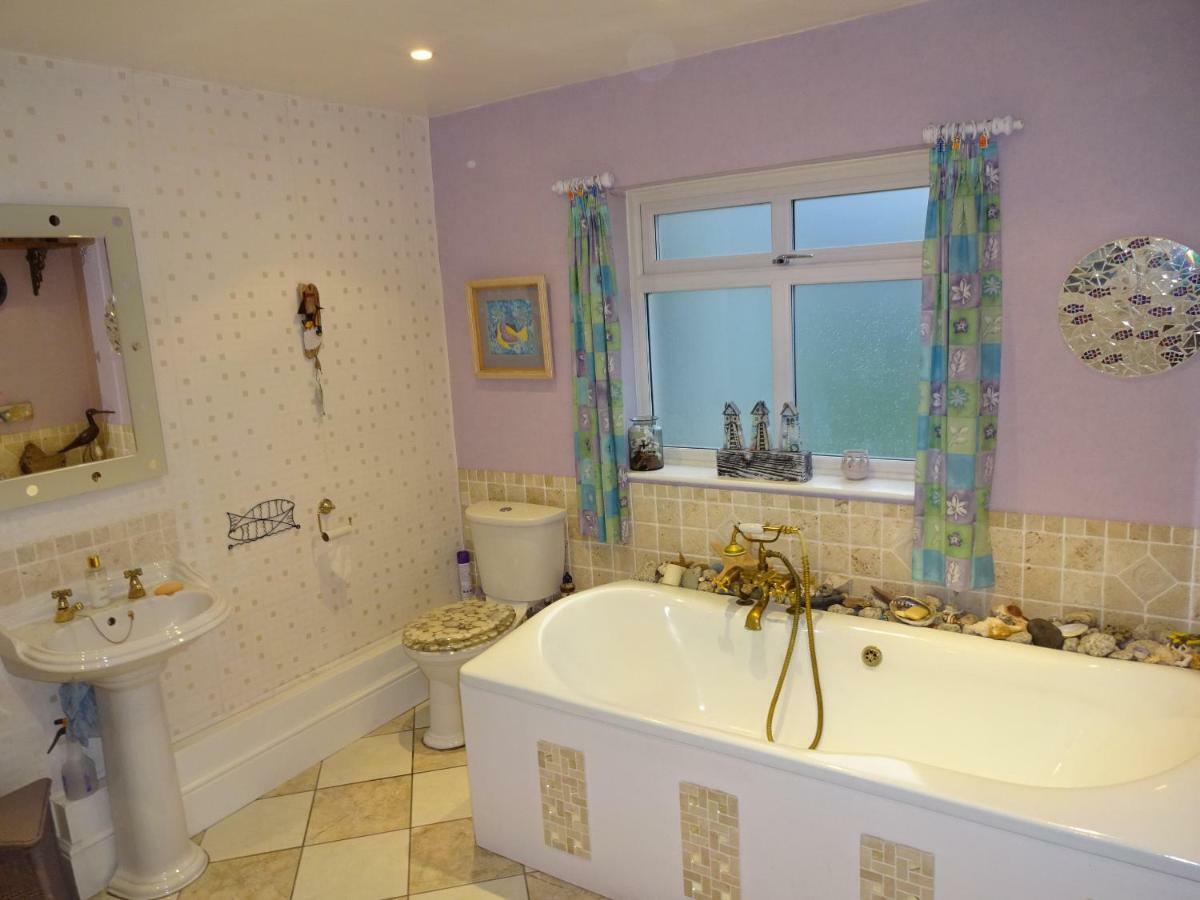 Victorian Gate House Own Bathroom Solihull Exterior photo